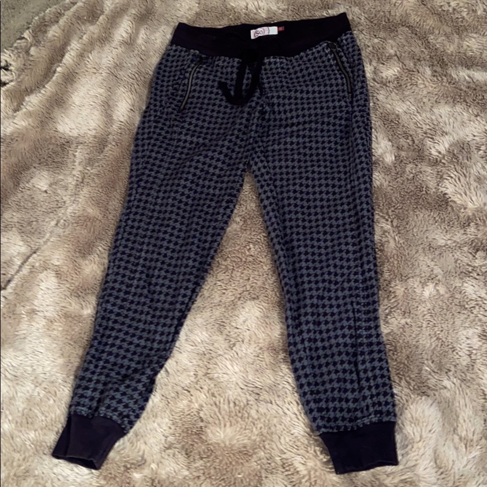 Cute and comfortable pants to live in by SO.